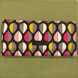 Vera Bradley magnetic wallet